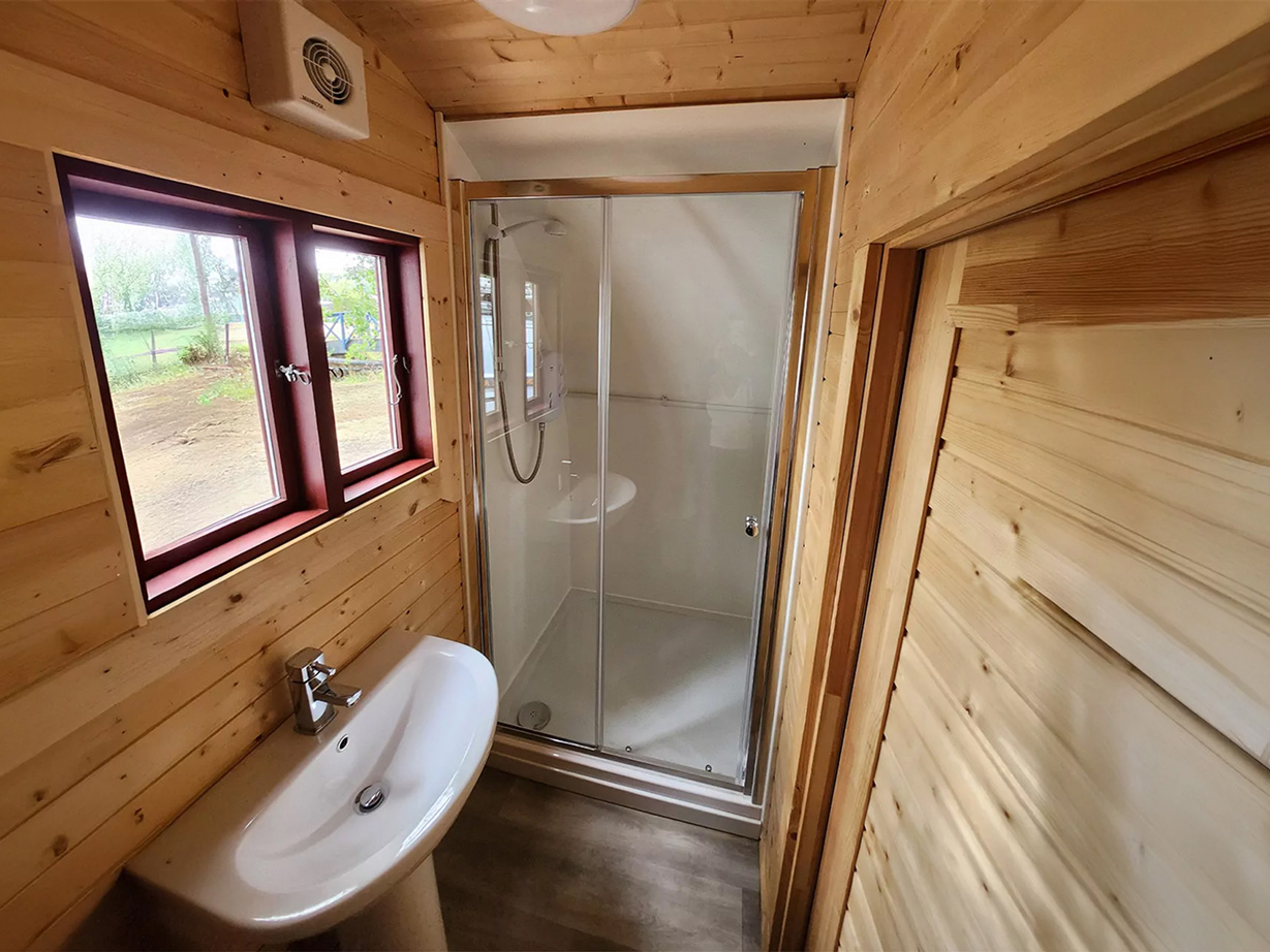 Accommodation Modern Lodge Shower Room at Billing Aquadrome
