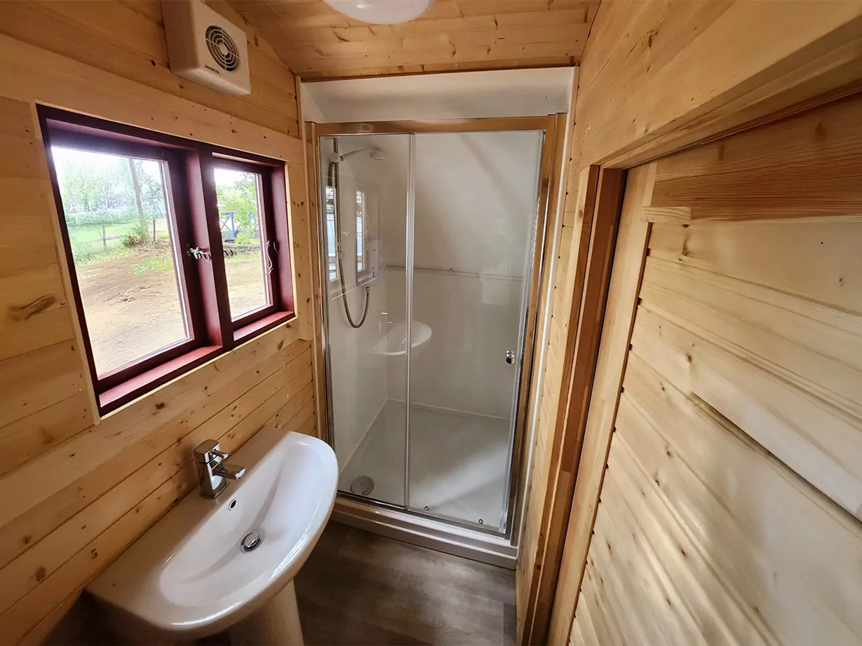 Accommodation Modern Lodge Shower Room at Billing Aquadrome