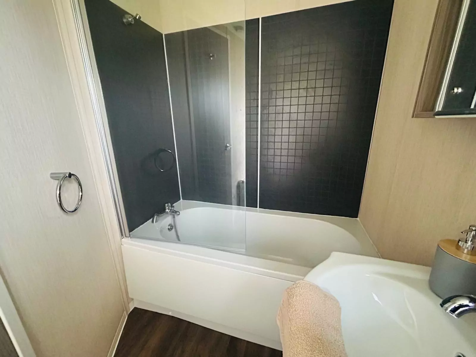 property gallery image 11