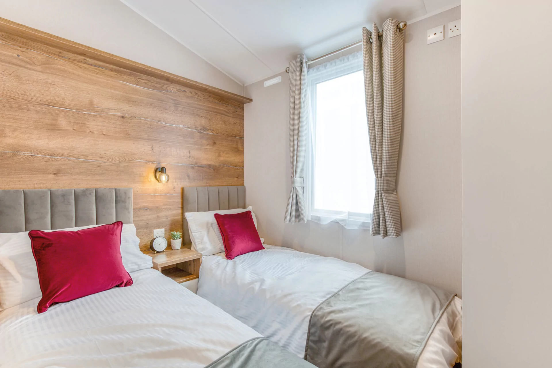 Image of the caravan accommodation at Billing Aquadrome as an alternative to Center Parcs